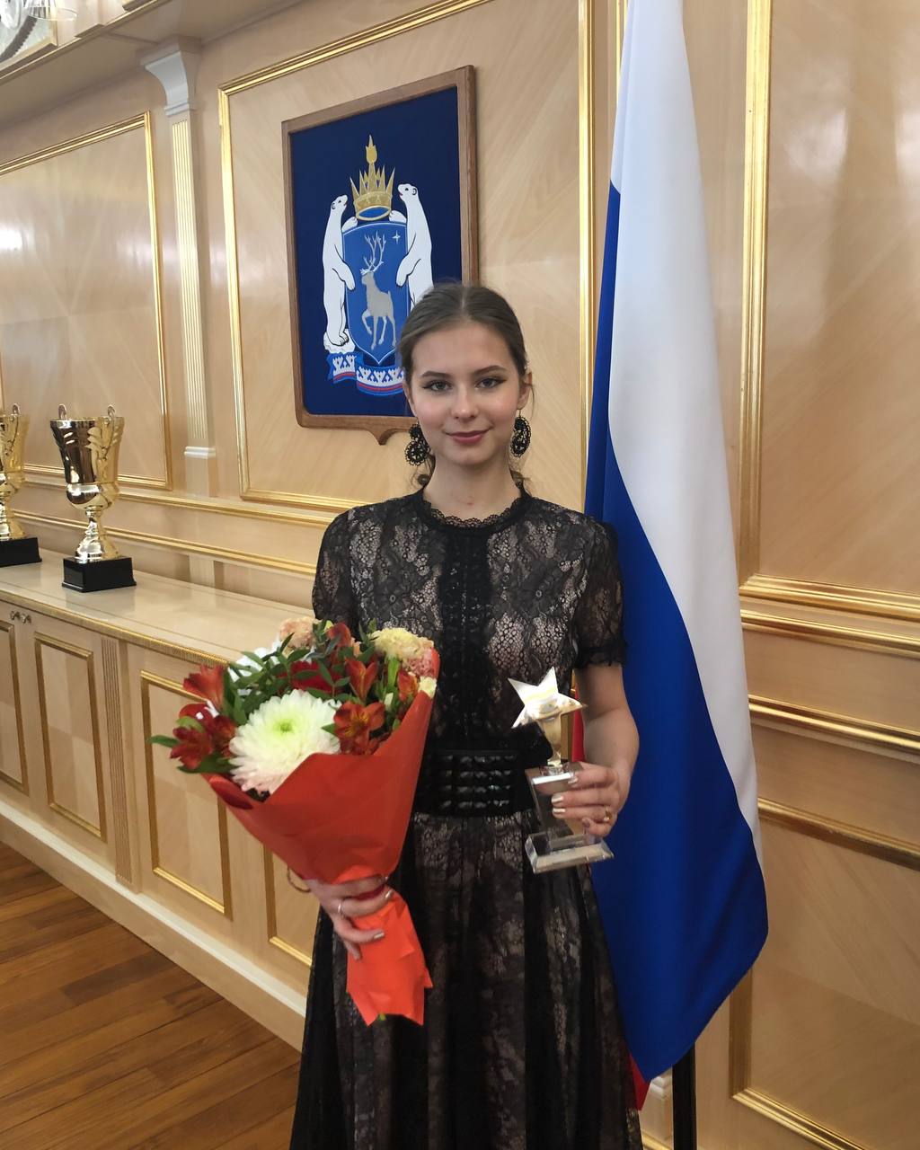 Ямальская шахматистка Галина Михеева стала женским международным мастером  Звание присвоено 18 июля Президентским Советом ФИДЕ. Воспитанница Полярной шахматной школы Анатолия Карпова собрала престижные награды в 2025 году:     стала чемпионкой Западной Азии среди юниорок  завоевала золото первенства Азии U-21  Тренируется Галина под руководством тренера Александра Потапова. Эти достижения подтверждают высокий уровень подготовки спортсменки и тренерского мастерства.  Поздравляем Галину и её наставника    #ЯмалСпорт #Шахматы    Ямал Спорт     Поддержать нас бустом