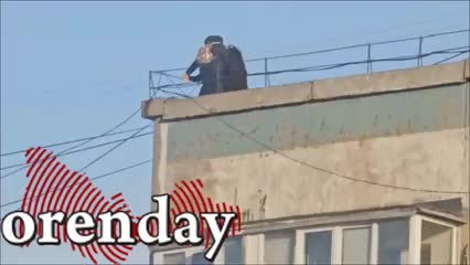 Петербургские полицейские предотвратили суицид пенсионера на балконе