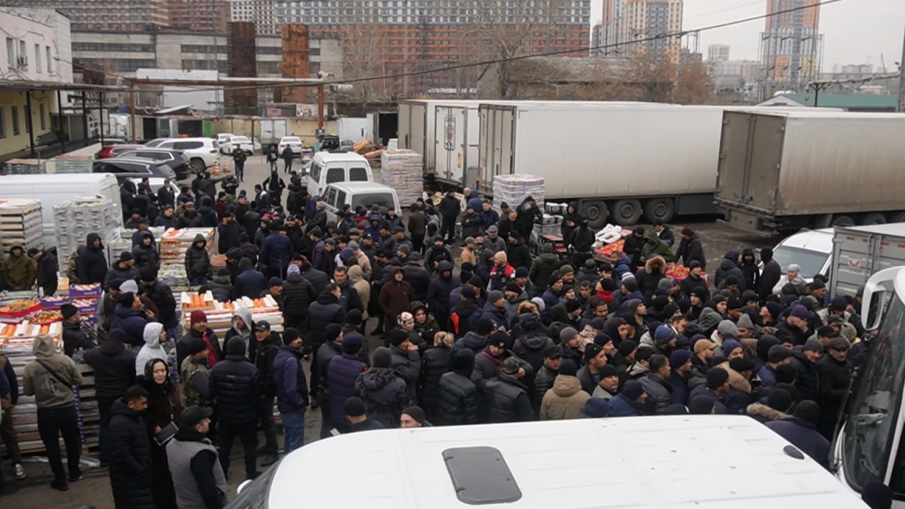 Чаще совершать преступления стали мигранты С января по сентябрь 2025 года полицейские предварительно расследовали 34 тыс 75 таких дел Рост по сравнению с тем же периодом прошлого года 12 7 следует из базы данных МВД Основными нарушителями закона все таки остаются россияне лишь 5 1 преступлений от общей массы совершают иностранные граждане По сравнению с прошлым годом число тяжких преступлений со стороны мигрантов в Екатеринбурге выросло в два раза Такую тенденцию в полиции ранее объясняли изменением судебной практики Фото пресс служба ГУ МВД по Свердловской области   Новости из Екатеринбурга