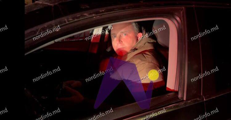 Заместителя главного прокурора Глодянского района Иона Крищука задержали за рулем автомобиля в состоянии сильного алкогольного опьянения Инцидент произошел минувшей ночью вблизи Бельц