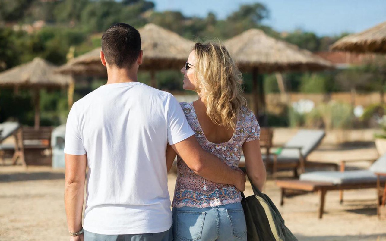 Стал известен самый дорогой тур на 23 Февраля сколько стоит люксовый уикенд МОСКВА 22 февраля ФедералПресс Эксперты туристической отрасли подвели итоги бронирований на длинные выходные приуроченные ко Дню защитника Отечества и выявили колоссальный разрыв между самым доступным и самым роскошным отдыхом Соответствующие данные представили аналитики онлайн магазина туров изучившие предпочтения российских туристов Подробнее