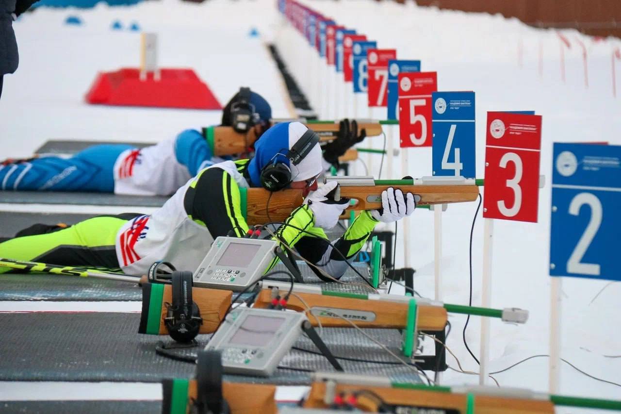 Более 100 спортсменов в Ижевске примут участие во втором этапе Кубка чемпионов и Всероссийских детско-юношеских соревнованиях по лыжным гонкам и биатлону спорта слепых, которые состоятся с 15 по 20 января.    Среди них лидеры сборной России – чемпионы и призеры Паралимпийских игр, чемпионатов мира и Европы.  Одновременно с Кубком Чемпионов будут разыграны медали Всероссийских детско-юношеских соревнований по лыжным гонкам спорта слепых на призы «Всероссийской Федерации спорта слепых».   Расписание соревнований  Трансляции соревнований   Удмуртская Республика, г. Ижевск, Спортивная школа олимпийского резерва по биатлону имени генерал-майора А. М. Демидова