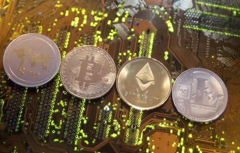 Цена XRP обрушилась на 10,66% за день, рыночная капитализация снизилась до $190 млрд Криптовалюта XRP потеряла в цене 10,66% за торговый день, упав до 3,1768. Это стало крупнейшим дневным падением с марта 2023 года. Рыночная капитализация сократилась до 190,3 млрд, что составляет 4,96% от общего капитала крипторынка. Биткоин и эфириум также испытали коррекцию: биткоин снизился на 1,54%, а эфириум — на 3,83%. Капитализация BTC составляет 2,3 трлн 60,93% рынка , а ETH — 430 млрд 11,20% .