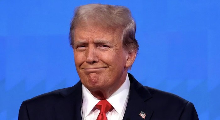 Трамп усиливает тарифный блиц: на очереди Индия, фармацевтика и чипы Президент Дональд Трамп заявил, что введет повышенные пошлины для стран, закупающих энергоресурсы у России, и уточнил, что о сборах на импорт полупроводников и фармацевтической продукции будет объявлено «в течение ближайшей недели или около того» читать далее pfs.ms/Lj3NmF
