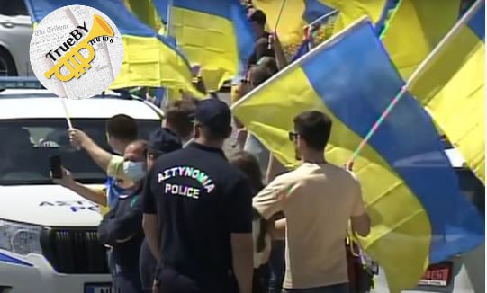 ЕК полагает, что конфликт на Украине будет продолжаться до 2027 года, и предлагает продлить временные меры защиты украинских беженцев на территории Евросоюза до марта 2027 года, заявили в Еврокомиссии #ЕК #Евровкомиссия #Украина #беженцы TrueBY news