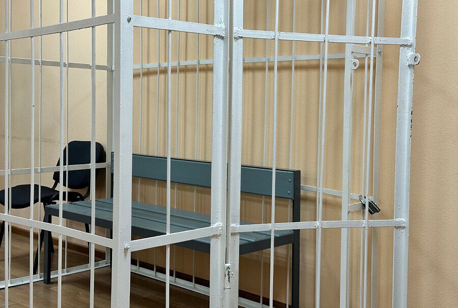 Амурчанке тяжело ранившей сожителя изменили приговор и освободили в зале суда Амурский областной суд пересмотрел приговор жительнице села Чигири причинившей тяжкий вред здоровью сожителя Ее действия признаны самообороной Амурчанку освободили в зале суда Подробнее здесь Подписывайтесь на Amur life