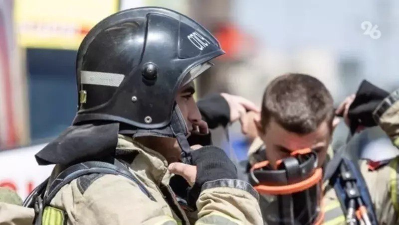 Пожар площадью 4 тыс. м² на южном склоне Машука в Пятигорске тушили всю ночь  В ночь с 7 на 8 августа в Пятигорске загорелась сухая растительность на южном склоне Машука. Огонь тушили всю ночь, сообщает мэр города Дмитрий Ворошилов.  Первые сообщения о возгорании поступили в 23:15 7 августа. Для ликвидации стихии площадью 4 тыс. м² задействовали 17 специалистов и шесть единиц техники. В 23:50 огонь локализовали, а ранним утром 8 августа потушили полностью.