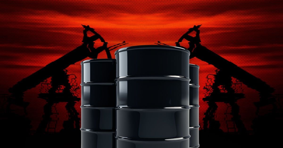 Цена российской нефти впервые с весны рухнула ниже 50 за баррель В порту Приморск котировки Urals в середине недели опускались до 47 4 за бочку В результате нефть этой марки впервые ушла ниже обновлённого ценового потолка Евросоюза который установлен на планке 47 6 Российская нефть дешевеет вслед за мировыми нефтяными котировками которые на этой неделе обновили минимумы с мая Стоимость сорта Brent за три недели упала на 15 и сейчас находится чуть выше 60 geonrgru YouTube sponsr ru