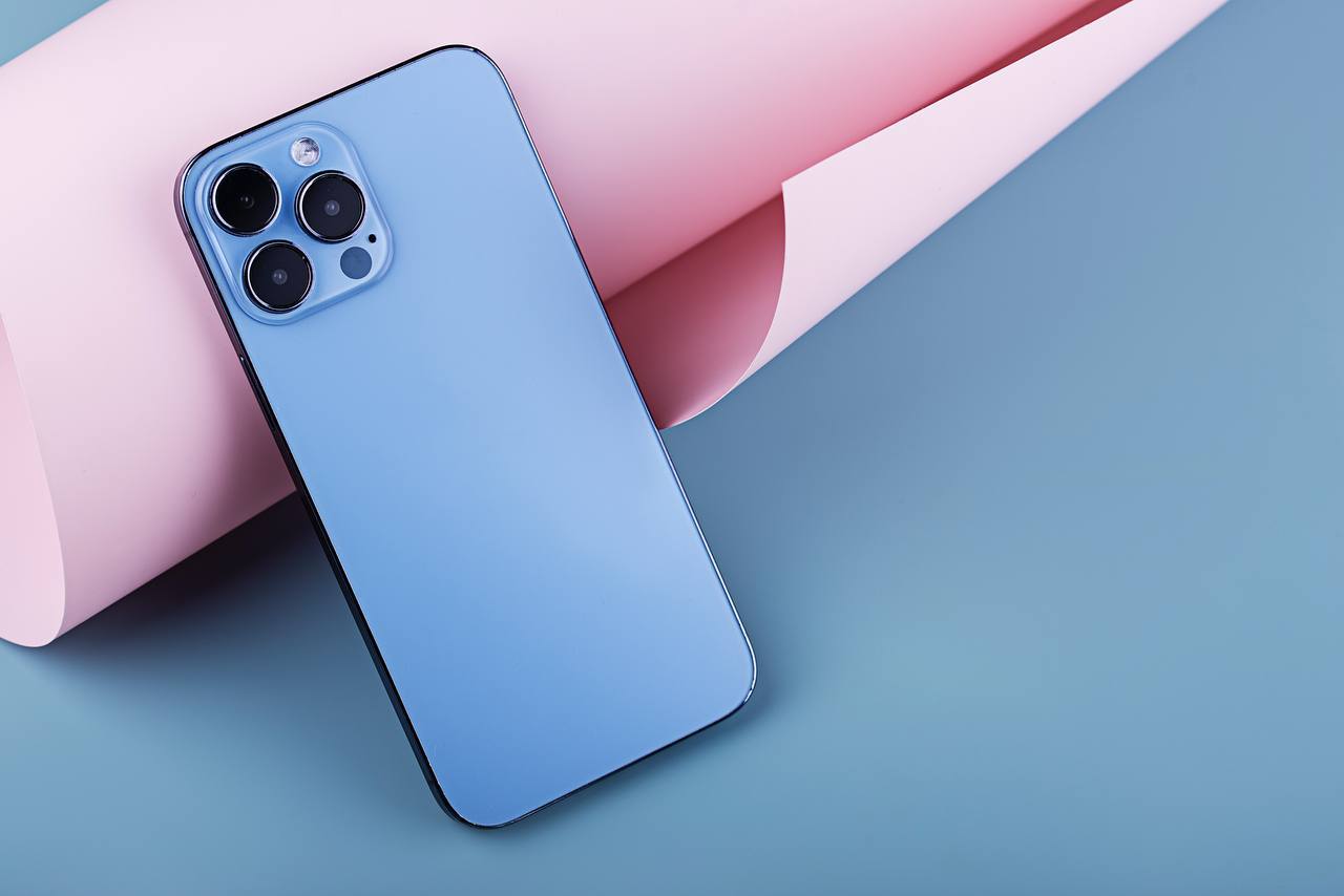 Завтра Apple представит iPhone 17 Pro Max получит рекордный аккумулятор 5088 mAh а ультратонкий Air перейдёт на eSIM почти во всех странах В Китае физический слот останется обязательным