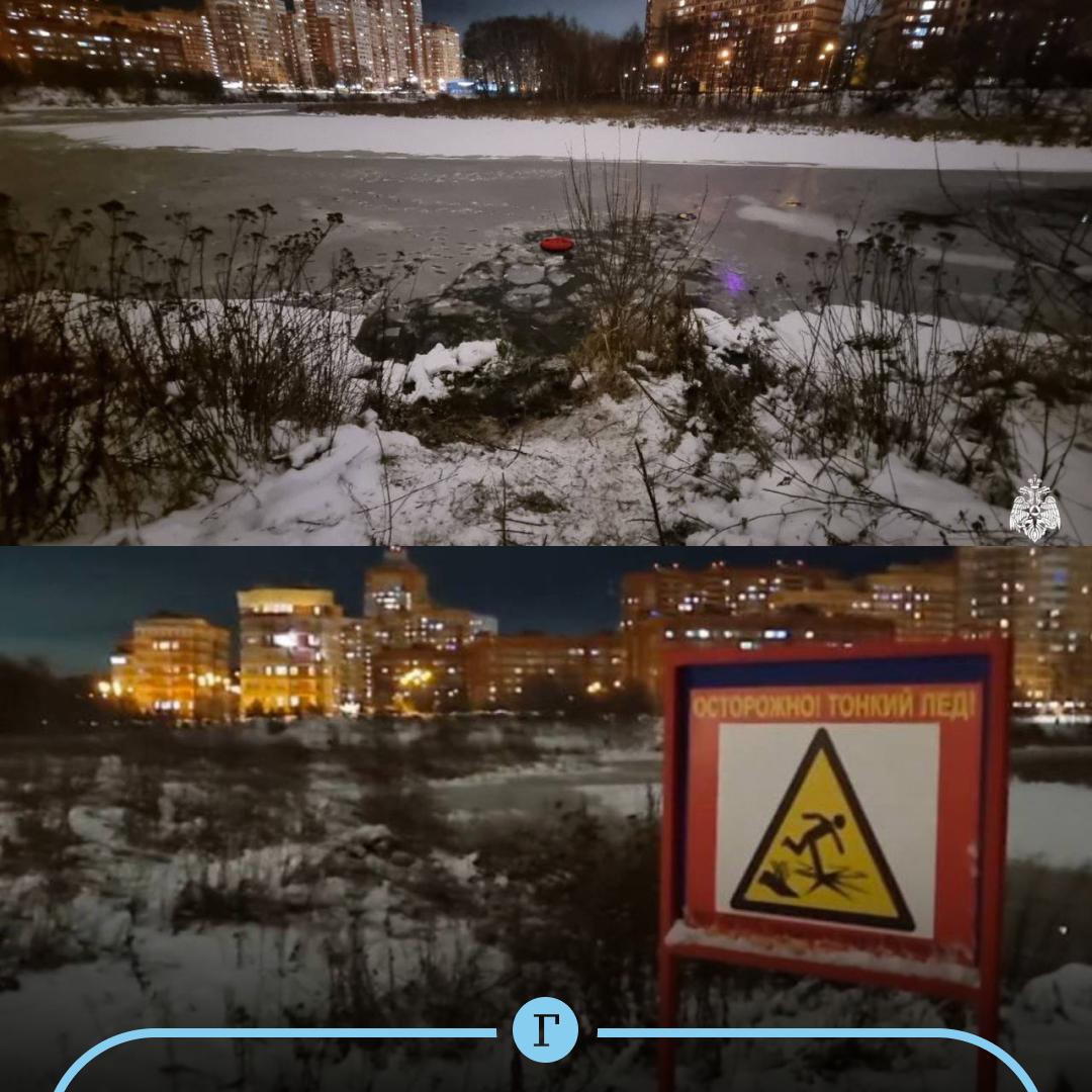 Очевидцы спасли детей которые провалились под лед и едва не погибли Два брата 9 и 11 лет с приятелем катались с горки у реки Пехорка игнорируя предупреждающие знаки В какой то момент ватрушка ребят вылетела на лед школьники оказались в ледяной воде Младший перестал дышать Товарищ ребят выбрался сам и убежал домой а на помощь братьям бросились двое соседей которые услышали крики Артур и Алексей Сначала на место прибежал Артур Пытаясь вытащить ребят он угодил в воду вместе с ними Старшему мальчику он сказал держаться за льдину а сам вытолкал на берег младшего Через несколько минут на место подоспел Алексей Увидев толпу людей и бездыханного ребенка он мгновенно сориентировался посоветовал перевернуть школьника и положить животом на колено чтобы вода вытекала После этого снял куртку и бросился за его братом Вскоре приехали МЧС и медики Всех четверых госпитализировали детей с гипотермией взрослых с переохлаждением Прокуратура начала проверку Ставим мужчинам за неравнодушие и быструю реакцию