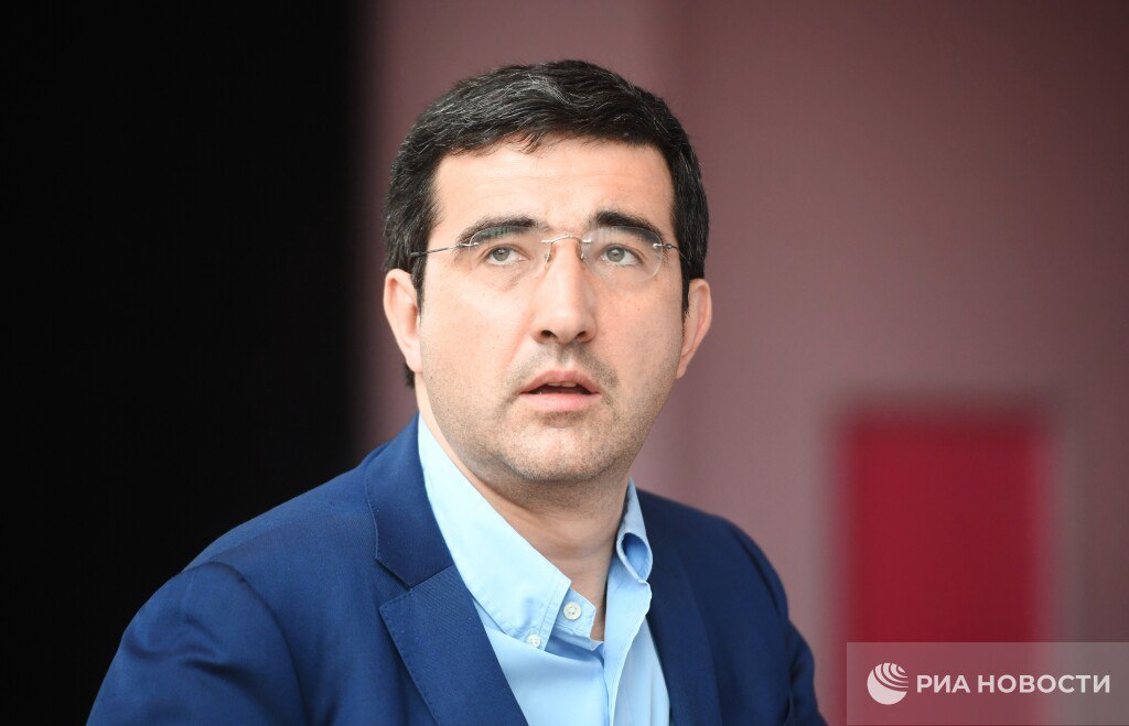 Крамник подал в суд на Международную шахматную федерацию В ноябре FIDE подала на Крамника жалобу в комиссию по этике в связи с его заявлениями в отношении скончавшегося американца Даниила Народицкого На сегодняшний день я инициировал официальное судебное разбирательство против FIDE в соответствии со швейцарским правом в суде Лозанны написал Крамник в социальной сети Х Подписывайтесь на РИА Новости Спорт в MAX