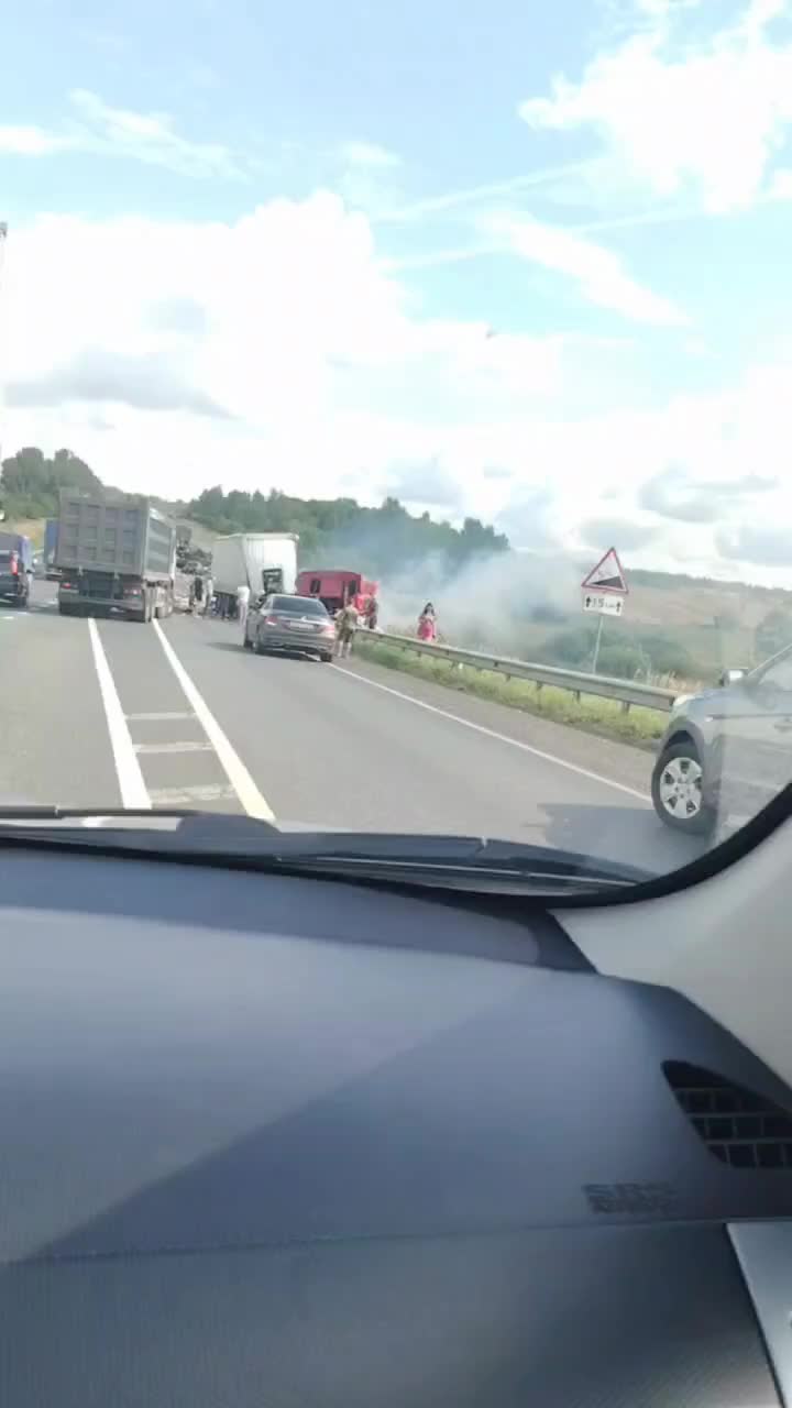Многокилометровая пробка на повороте на Острогожск из-за аварий