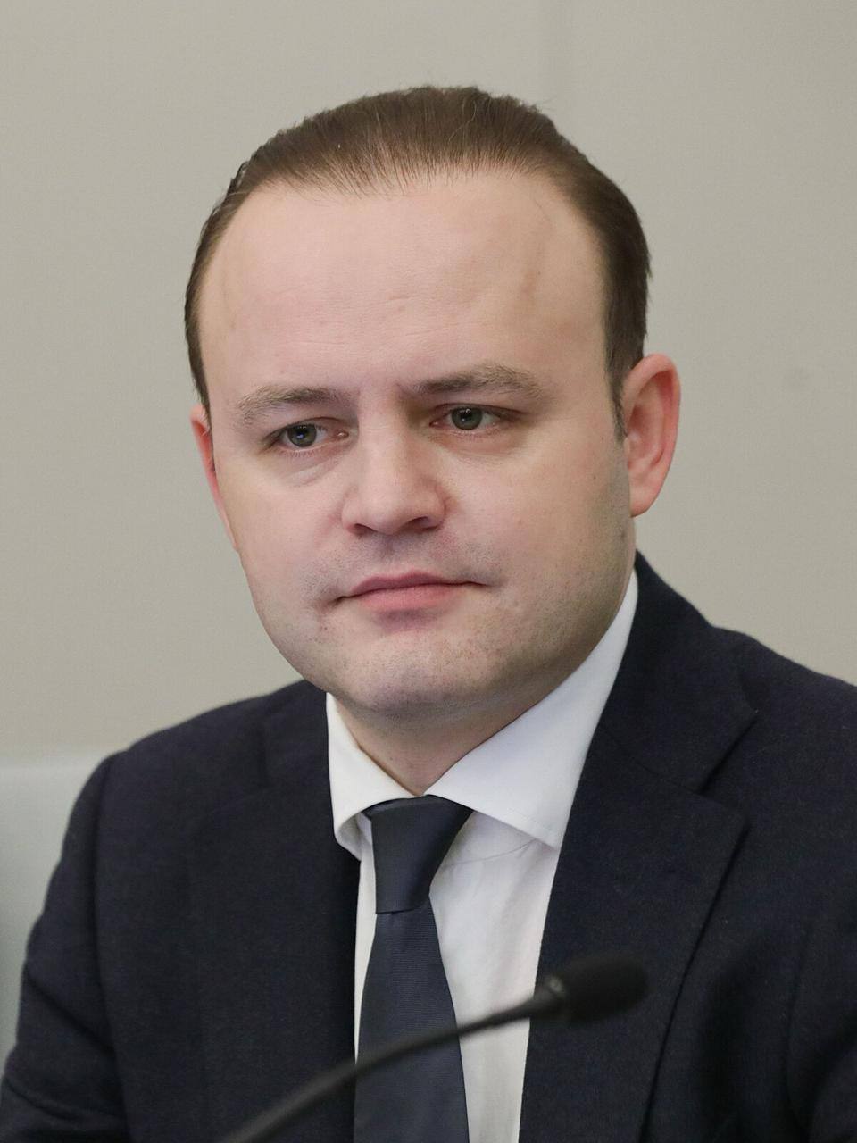 Илон Маск попросил об убежище в России Министерство иностранных дел России получило запрос на предоставление убежища от американского миллиардера Илона Маска, заявил вице-спикер Госдумы Владислав Даванков. «Мне кажется, Илон Маск сделал ошибки, но эти ошибки надо уметь прощать. Если не получится, то мы его всегда ждем, он с точки зрения своей технологичности и визионерства очень крутой», — заявил Даванков в рамках ПМЭФ. Ответ от МИД РФ должен поступить в течение месяца.