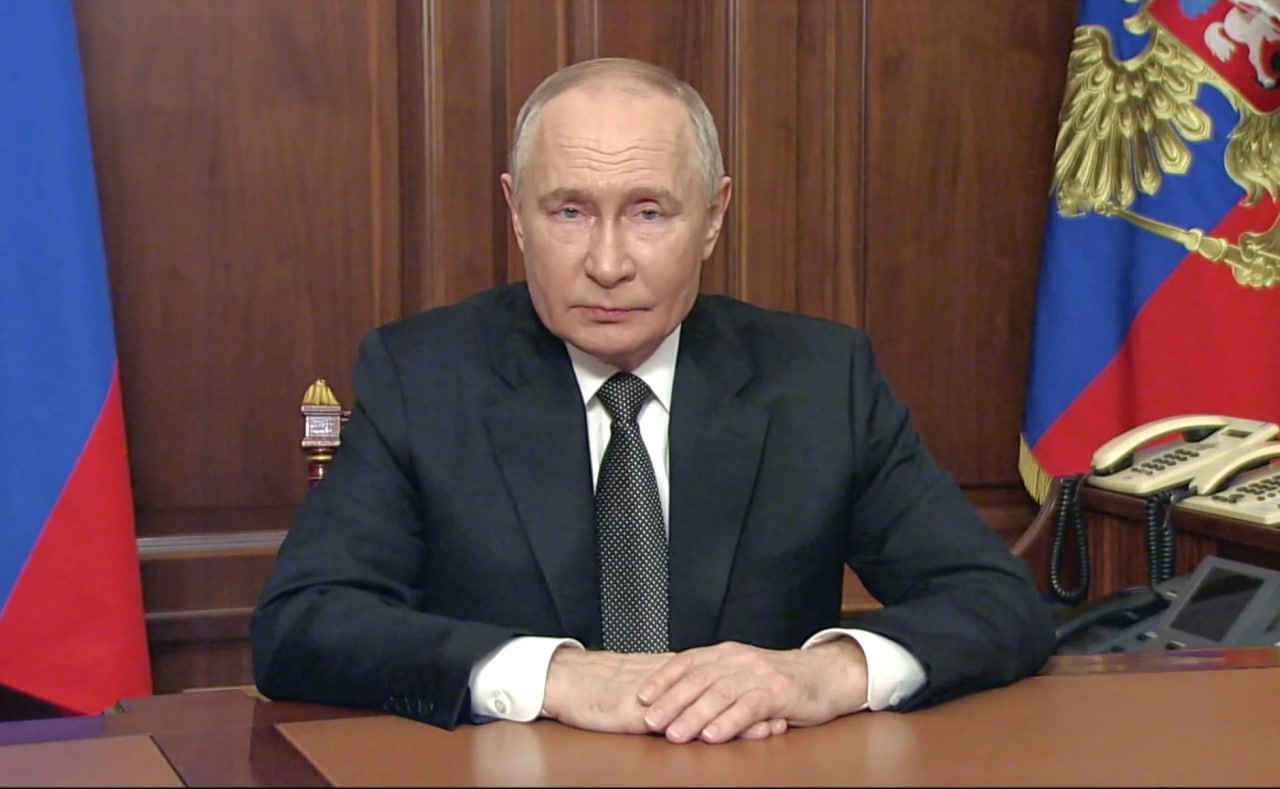 В Кремле сообщили о важных заявлениях Путина на совещании с Советом безопасности Ожидаем что сегодня на оперативном совещании с постоянными членами Совбеза где то после полтретьего президент сделает ряд важных заявлений цитируют Дмитрия Пескова РИА Новости