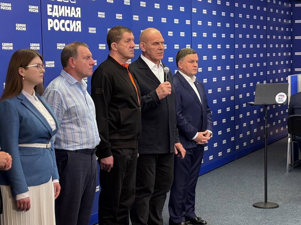 Александр Карелин: Единая Россия применяет на предварительном голосовании самую открытую электронную форму волеизъявления Для нас принципиально, чтобы списки кандидатов были сформированы на основании мнения наших избирателей. И речь идет как о муниципальном уровне, так и уровне Госдумы, - констатировал Герой РФ, сенатор в ходе процедуры разделения ключей шифрования блокчейна ЭПГ.