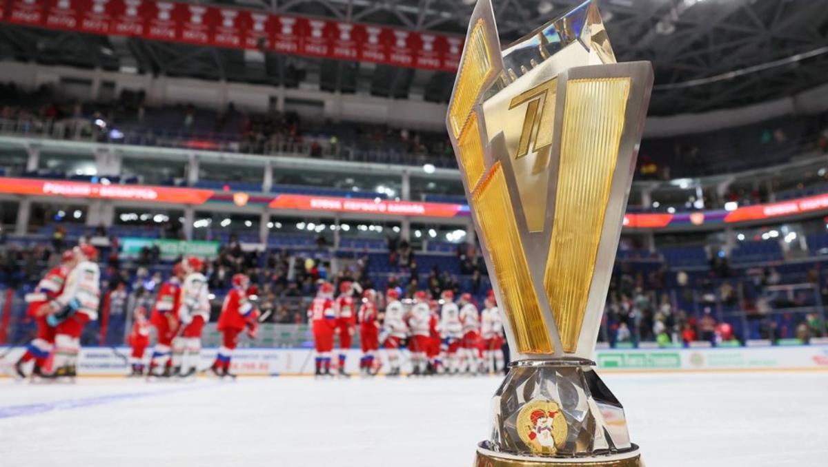 Молодая оборона и динамовские связки в атаке впервые в Новосибирске плюс детский турнир Беларусь в четвертый раз сыграет на Кубке Первого канала Разобрали состав нашей команды Проанализировали ростер соперников Вспомнили как Беларусь играла на предыдущих стартах Химик U12 представит Беларусь на детском турнире Читаем большое превью hockeyby