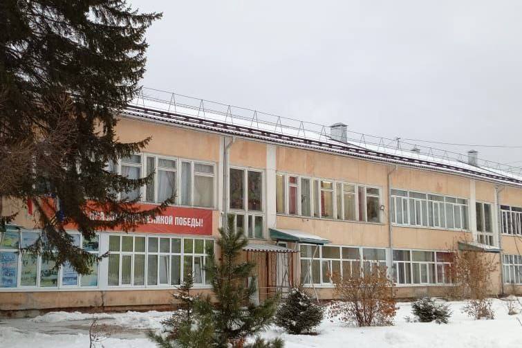 В Детской школе искусств города Байкальска проведут капремонт по нацпроекту Семья в следующем году Первый замминистра строительства Иркутской области Алексей Изотов сообщил что стоимость контракта составит более 11 миллионов рублей На эти средства будут проведены ремонтные работы замена окон и дверей ремонт фасада замена козырьков ремонт крылец пожарных лестниц и отмостки В Детской школе искусств города Байкальска занимаются более 300 ребят на отделениях фортепиано народных духовых и ударных инструментов живописи хореографии Также здесь проходят занятия народного ансамбля народного танца Плясица и образцового ансамбля русской народной песни Звонница Фёдор Саломатов Заксобрание38 депутатСаломатов КомандаПриангарья ЕдинаяРоссия ЕР38