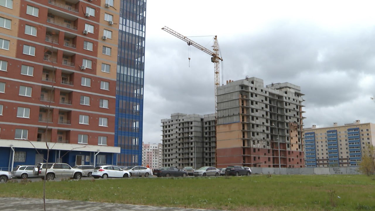 Более 80 жилищных сертификатов выдано детям сиротам в Хабаровском крае с начала года В Хабаровском крае продолжается работа по выдаче жилищных сертификатов детям сиротам Получить выплату на покупку благоустроенного жилья или на погашение кредита займа можно в региональном министерстве социальной защиты В 2025 году на эти нужды выдано 86 сертификатов Подробнее на сайте Вести Хабаровск