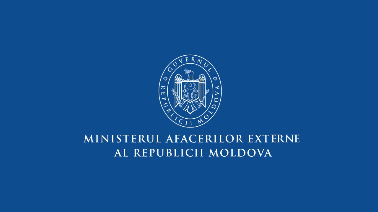 Снова два избирательных участка на всю Россию МИД Молдовы направил в ЦИК информацию: на парламентских выборах осенью 2025 года для молдавской диаспоры в России откроются всего 2 избирательных участка — оба на территории посольства в Москве. Это повторение схемы президентских выборов. Тогда были очереди с раннего утра до поздней ночи. Многим не хватило ни времени, ни сил дойти до урны. Для сравнения: в Италии — около 60 участков, во Франции, Испании и Румынии — по 10+. Россия — снова вне списка приоритетов. Возможности проголосовать у тысяч наших граждан фактически не будет. Но формально — всё предусмотрено, всё как-бы законно...