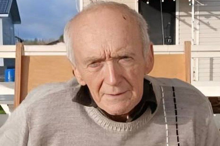 В Волгограде волонтеры поисково-спасательного отряда разыскивают 70-летнего Владимира Александровича Филатова. Как сообщает V102.RU со ссылкой на «ЛизаАлерт», пенсионер ушел из дома в поселке Гумрак 7 июня и больше о его местоположении ничего неизвестно. Волгоградец нуждается в медицинской помощи. Приметы: рост 170 см, худощавое телосложение, седые волосы, серо-голубые глаза. Во что был одет Владимир Филатов в день исчезновение неизвестно.