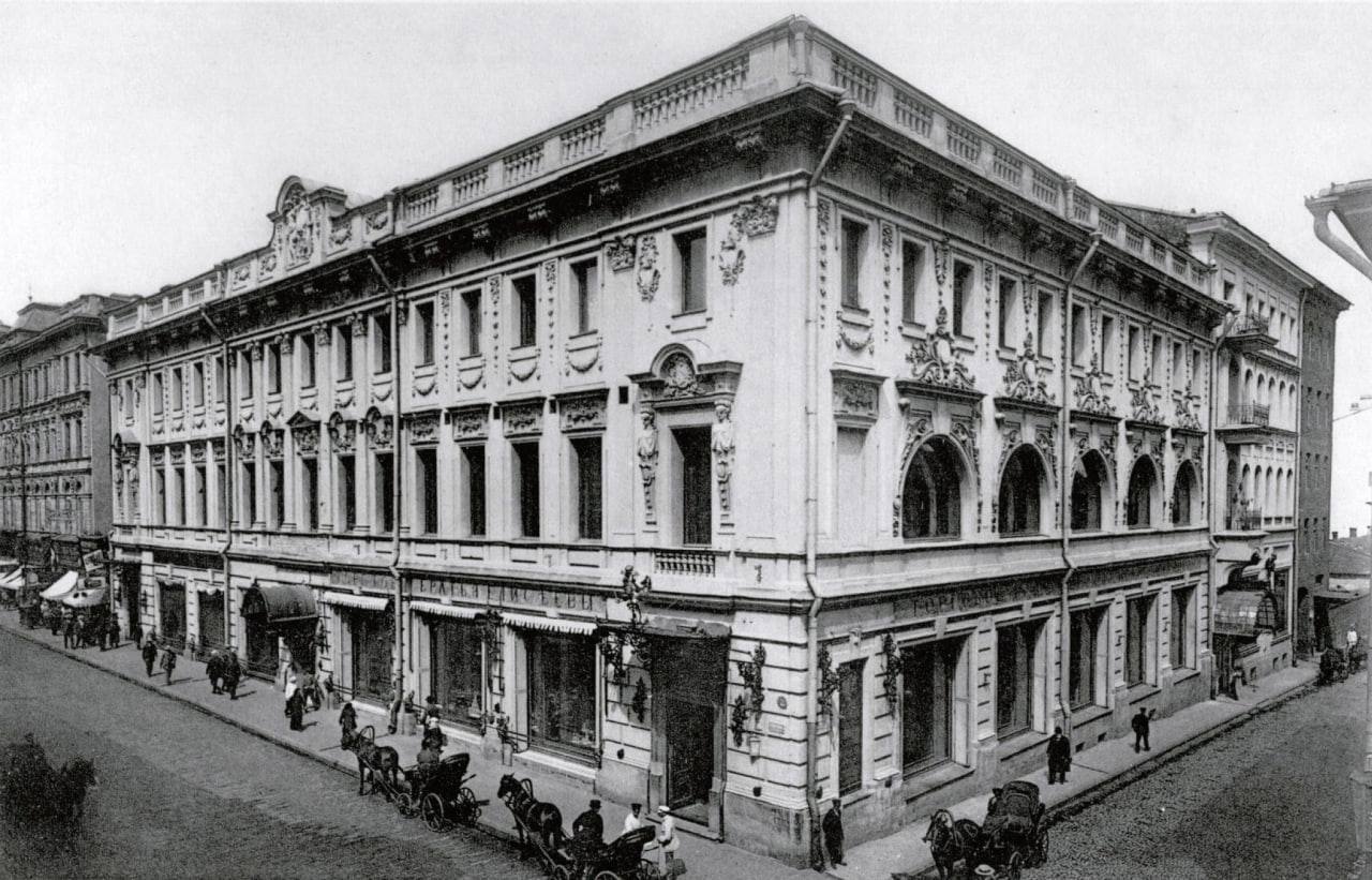 В этот день 5 февраля 1901 года на Тверской улице близ Страстного монастыря состоялось торжественное открытие Магазин Елисеева и погреба русских и иностранных вин Подписаться на историю Москвы