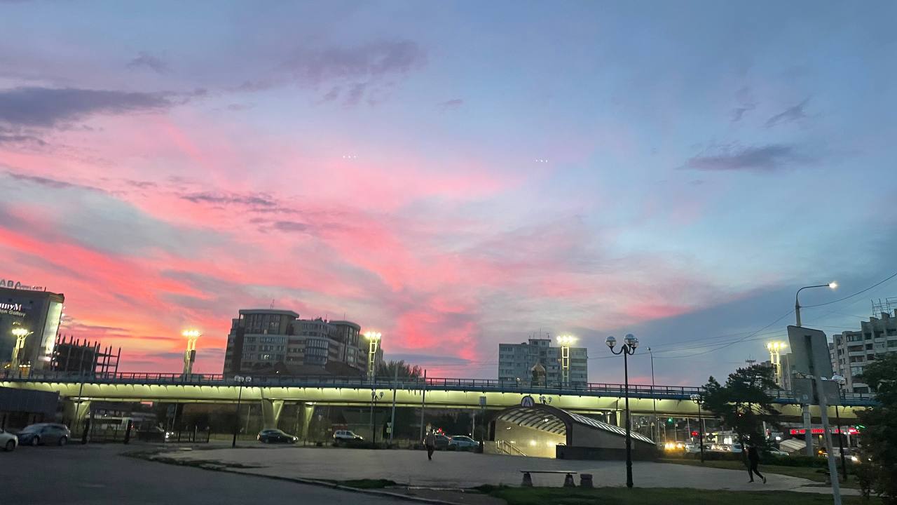 В Омске приступают к проектировке дорожной развязки у метромоста. Сейчас власти ищут подрядчика, который за 11 млн рублей разработает проект. Новая дорога должна появиться в районе улиц Добровольского, Орджоникидзе и Красный Путь.   Новости Омска. Подписаться