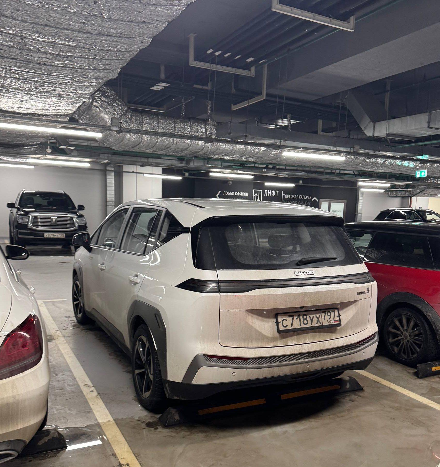 Объявлено о начале производства UMO 5 клона GAC Aion Y Plus от ЭМ Рус EVM и Яндекс Электро Для выпуска этой модели Москва предоставила производственные мощности Москвича Фотографией UMO уже без камуфляжа и с госномерами с нами поделился читатель