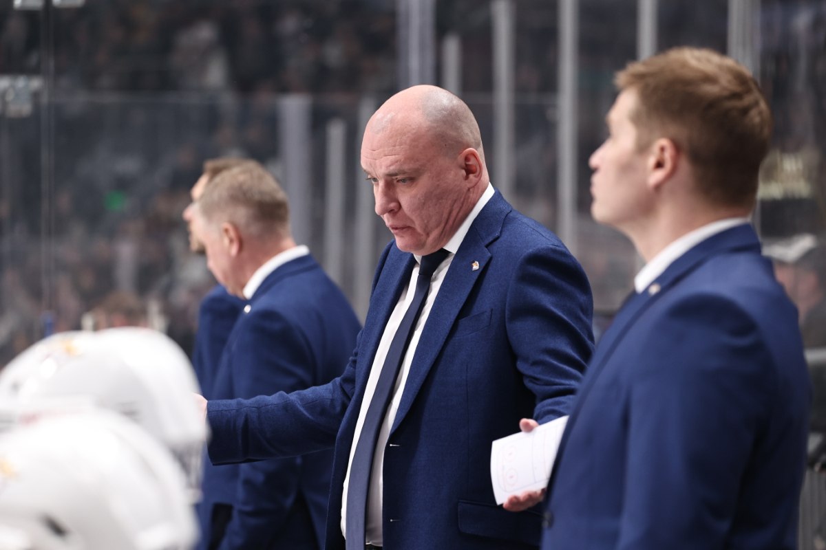 ХК Металлург продлил контракт с главным тренером Андреем Разиным до 2028 года   gubernia74 ru articles sport 1137898 Магнитогорский хоккейный клуб Металлург официально продлил контракт с главным тренером Андреем Разиным Новое соглашение рассчитано на два года и будет действовать до конца сезона 2027 28 Продление контракта с Андреем Разиным логичный шаг развития нашего клуба заявил спортивный директор клуба Евгений Бирюков Он не боится принимать смелые решения зачастую именно они переворачивают ход игры в нашу пользу   t me chgub