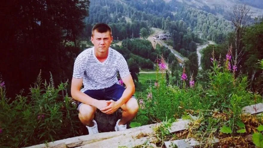 Воронежца посадили на 7 лет за похищение бизнесмена Максима Пермякова По данным Вести Воронеж во время расследования статью об Убийстве заменили на Похищение и Кражу Прокуратура запросила для Андрея Дегтярёва 9 лет колонии строгого режима но на деле приговор оказался мягче Большой воронежский Подписаться Не грузит Читай в Max