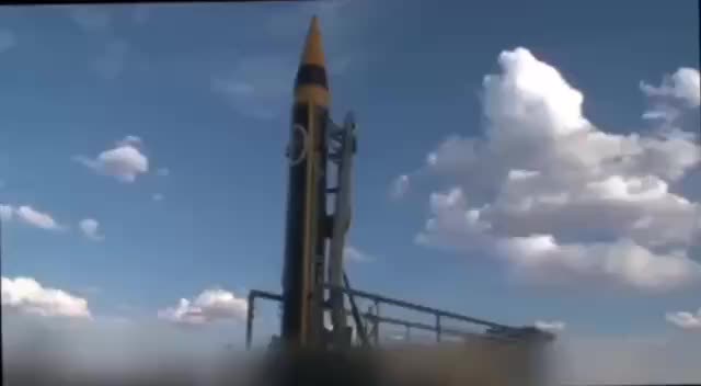 Иран представил баллистическую ракету Хоррамшахр 4 с дальностью 2000 км