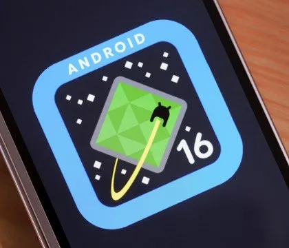 Android 16 стала самой популярной в мире системой линейки обойдя 15 StatCounter Согласно данным сервиса StatCounter по итогам марта 2026 года операционная система Android 16 от корпорации Google обошла по популярности предыдущую версию 15 и стала наиболее распространенной ОС линейки в мире За месяц доля Android 16 выросла с 18 9 до 21 61 а Android 15 упала с 20 98 до 20 16