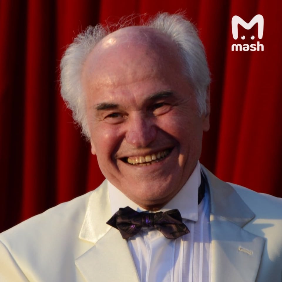 Умер композитор Евгений Дога. Ему было 88 лет. По данным Mash, причина смерти: острая сердечная недостаточность на фоне онкологии, с которой артист боролся более 20 лет. Также он страдал хронической ишемической болезнью сердца и гипертонией. Евгений Дога прославился как автор музыки к более чем 200 фильмам, включая "Мой ласковый и нежный зверь", вальс из которого на видео признан одним из музыкальных шедевров XX века — его даже исполняли на церемонии открытия Олимпиады в Сочи. Он писал балеты, оперы, симфонии и камерную музыку.