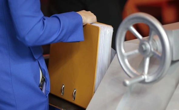 Главным ограничением деятельности крупного бизнеса в третьем квартале 2025 года стали неплатежи со стороны контрагентов Об этом сообщили 38 9 компаний членов Российского союза промышленников и предпринимателей РСПП в ходе мониторинга Состояние российской экономики и деятельность компаний РБК ознакомился с его результатами Значимость этого ограничения выросла в прошлый отчетный период второй квартал 2025 года РБК невыполнение обязательств со стороны партнеров указали как основную проблему чуть более четверти опрошенных говорится в материалах РСПП В результате показатель стал максимальным с апреля 2019 года тогда на неплатежи жаловалось более 46 членов союза Чем вызвана проблема неплатежей и кто страдает от нее в первую очередь в подписке РБК Фото Михаил Гребенщиков РБК Следить за новостями РБК в Telegram