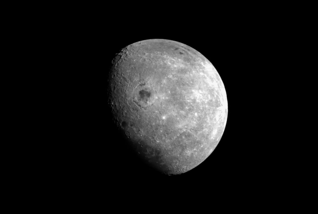 У Земли есть вторая Луна NASA подтверждает новый спутник будет с нами еще 58 лет Астрономы обнаружили новый квазиспутник Земли Это относительно небольшой астероид который имеет почти такую же орбиту как из Земля во время вращения вокруг Солнца Луна является постоянным спутником Земли уже 4 5 млрд лет Но ученые говорят что это не единственный космический объект который является спутником нашей планеты NASA подтвердило что теперь у нас есть два естественных спутника и так будет как минимум до 2083 года Подробнее читайте в нашей рубрике Фокус Наука