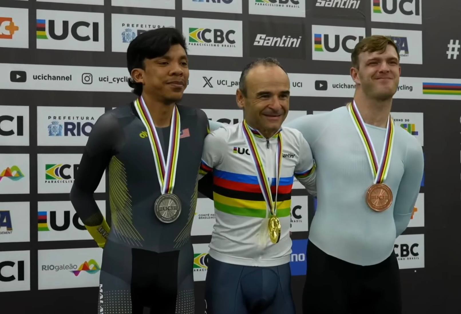 Иван Ермаков завоевал бронзу чемпионата мира по паралимпийскому велоспорту на треке в Бразилии в гонке на время на 1000 метров Спортсмен нашего Центра паралимпийской и сурдлимпийской подготовки показал результат 1 17 657 Поздравляю Ивана с высоким достижением Гордимся