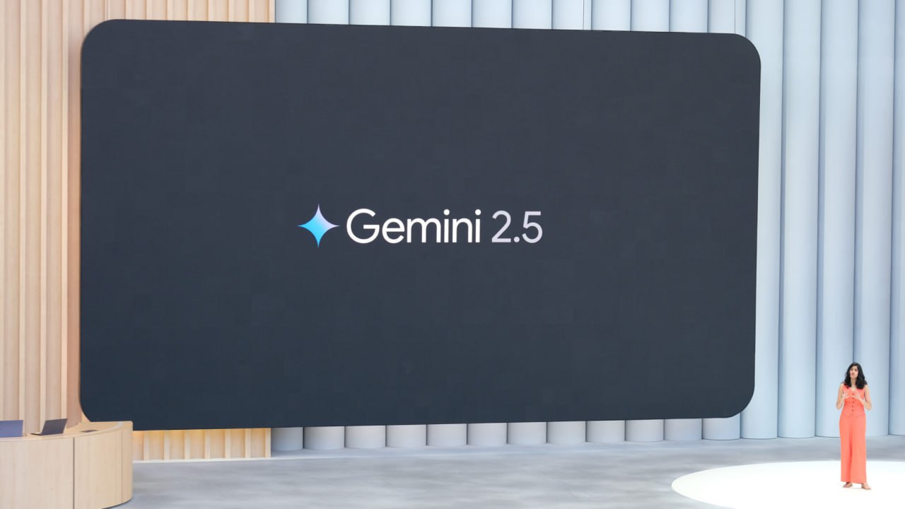 Google расширяет линейку ИИ: вышли финальная версия Gemini 2.5 Pro и дешёвая Flash-Lite Google выпустила стабильные версии ИИ-моделей Gemini 2.5 Pro и 2.5 Flash, а также представила новую бюджетную версию — Flash-Lite. Обновления направлены на снижение затрат и повышение надежности: теперь разработчики могут гибко управлять вычислительными ресурсами, а Flash-Lite предлагает в разы более дешевую обработку данных. Стабильные сборки уже доступны в Google AI Studio и Vertex AI, а Pro-модель теперь готова к полноценному коммерческому использованию.
