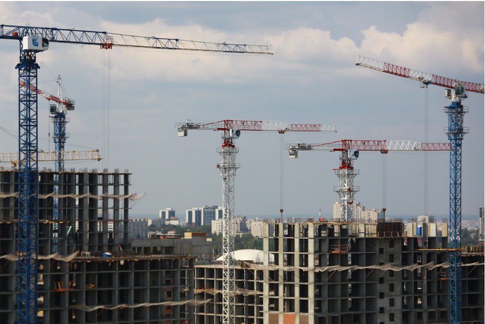 В Татарстане перевыполнили годовой план по вводу жилья С начала года было введено 3 335 миллиона квадратов на 2 больше запланированного Строители также закончили все работы по программе соципотеки сдав 162 тысячи квадратных метров При этом строительство многоэтажек отстало удалось выполнить лишь 47 плана Правильный ответ на мини викторину в 1979 году Вечерка в MAX в Telegram
