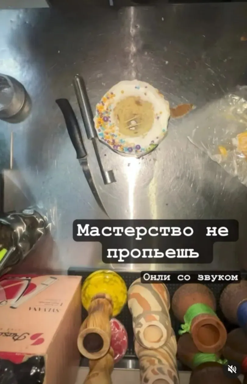 Против кальянщицы которая забила кальян на куличе возбудили уголовное дело об оскорблении чувств верующих сообщили в московском СК В ближайшее время ее доставят в отдел для допроса РЕН ТВ ждет вас в MAX