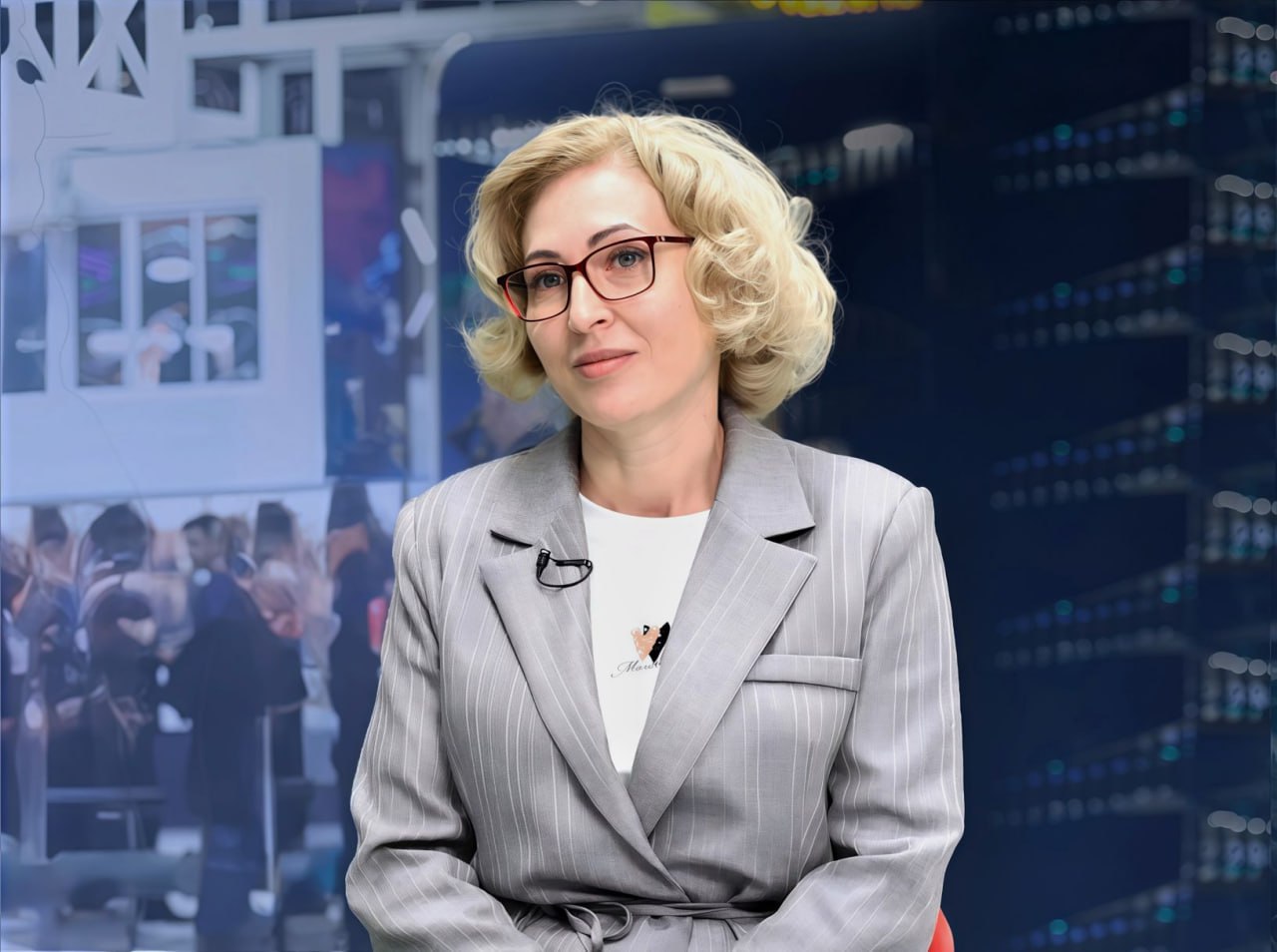 О достижения Подмосковья в сфере ИИ как нейросети формируют новую реальность региона рассказывает министр государственного управления информационных технологий и связи Московской области Надежда Куртяник в Московской области реализовано 13 голосовых помощников один такой помощник способен заменить 600 операторов в рамках проекта Чистая территория ИИ анализирует данные с 66 тысяч умных камер и следит за порядком на улицах выявляя 14 видов нарушений запущен не имеющий аналогов в мире по ряду характеристик земельный ИИ патруль фиксирующий нецелевое использование земли заброшенные объекты а также участки заросшие борщевиком