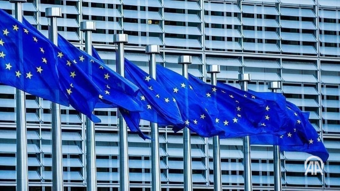 ЕС пересмотрит Соглашение об ассоциации с Израилем Верховный представитель Европейского союза ЕС по иностранным делам и политике безопасности Кайя Каллас сообщила, что ЕС пересмотрит Соглашение об ассоциации, которое предоставляет Израилю торговые льготы. Выступая перед журналистами после встречи министров иностранных дел ЕС в Брюсселе, Каллас сказала, что большинство стран-членов поддержали предложение Нидерландов о пересмотре Соглашения об ассоциации между ЕС и Израилем. ↘ Подробнее на нашем сайте: v.aa.com.tr/3574389 24/7 в сутки с Агентством «Анадолу»