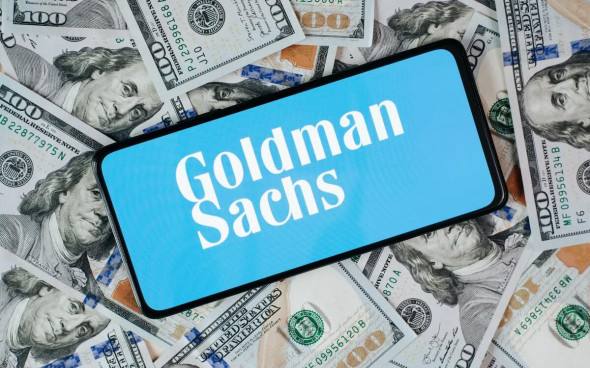 В Goldman Sachs заговорили о долларе как о рискованной валюте На нестабильность американской валюты, по мнению аналитиков, влияют политические проблемы, а также волнения вокруг торговых пошлин, налоговых изменений и действий ФРС США Подробнее на РБК: