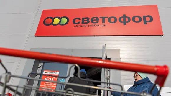 Воронежского партнера сети «Светофор» уличили в дискриминации поставщиков Воронежское управление федеральной антимонопольной службы возбудило дело в отношении местного ООО «Вест Логистик» из-за подозрений в создании неравных условий для поставщиков продовольственных товаров в магазины сети «Светофор». Об этом сообщили в ведомстве. Фото: Марина Молдавская/Коммерсантъ Подписывайтесь на «Ъ-Черноземье»