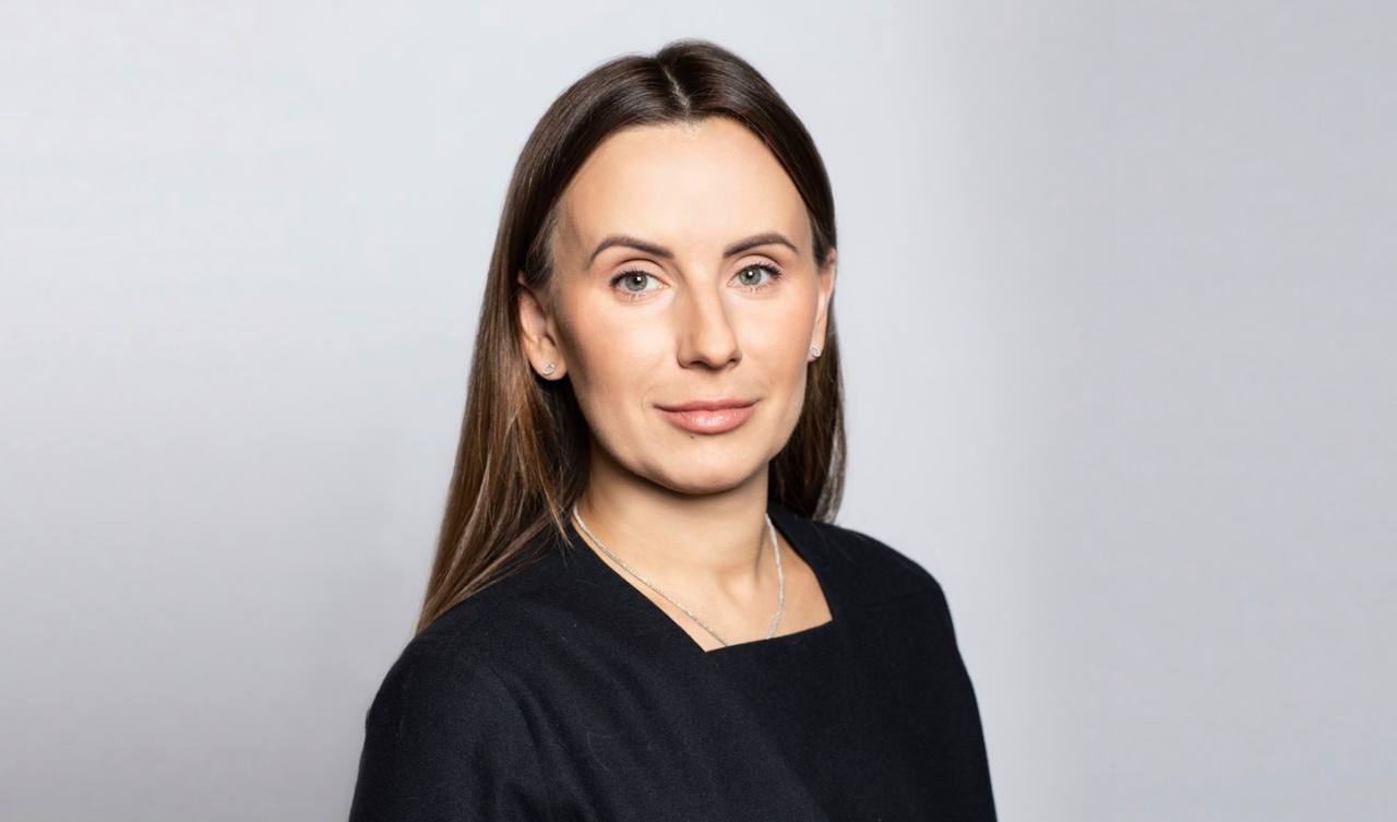 Директор по маркетингу RWB Наталья Пейсахович покинула компанию Наталья присоединилась к RWB в 2024 году и возглавляла Дирекцию по маркетингу В компании она отвечала за маркетинговую стратегию цифровой платформы усиление бренда а также продвижение продуктов на российском и международных рынках Наталья Пейсахович обладает широким опытом в маркетинге Ранее она занималась продвижением брендов PepsiCo и Вимм Билль Данн возглавляла маркетинг Интач Страхования и онлайн кинотеатра Okko Также в течение нескольких лет работала над продвижением платежной системы Мир и участвовала в создании и развитии бренда СБП О новом назначении в компании будет сообщено дополнительно Телеграм канал новых возможностей новости рыноктруда