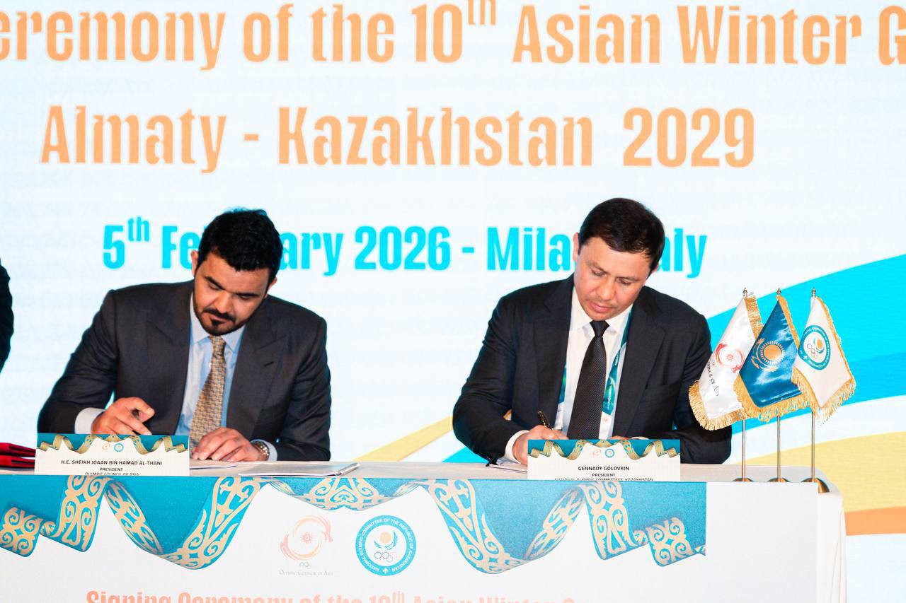 Казахстан примет Азиатские игры 2029 года теперь официально Алматы утвержден местом проведения зимних Азиатских игр 2029 года Документ подписали глава НОК Геннадий Головкин и Джоан бин Хамад Аль Тани глава Олимпийского совета Азии В НОК отметили что Алматы уже обладает необходимой инфраструктурой поэтому масштабного строительства не потребуется Что касается Саудовской Аравии где ранее планировали провести Х игры то там собирались строить грандиозные крытые сооружения в городе Неом Но строительство затянулось и игры перенесли на более позднюю дату