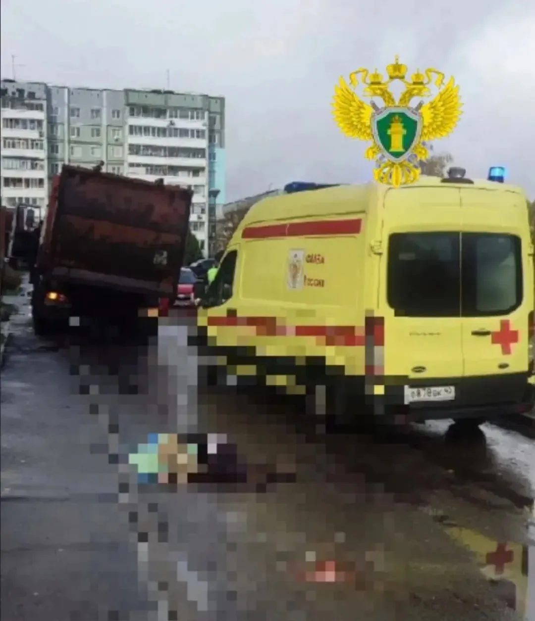 Водитель мусоровоза насмерть сбивший женщину осужден на принудительные работы 42 летний водитель мусоровоза во дворе жилого дома в Обнинске задавил пожилую женщину От полученных повреждений потерпевшая скончалась на месте Суд назначил виновному наказание в виде двух лет принудительных работ также он лишен прав на управление транспортными средствами на 3 года   Наш канал в МАХ