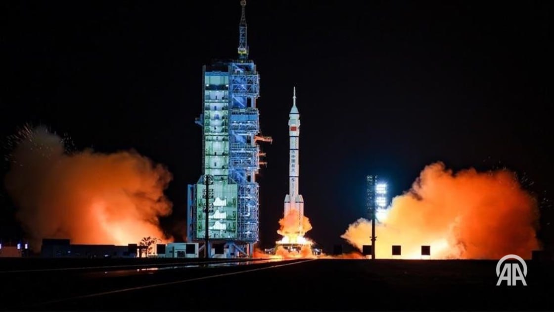 Китай вывел в орбиту спутник класса Shian Спутник Shian-28B 01 был запущен ракетой Long March-4C с космодрома Сичан в провинции Сычуань, сообщает Синьхуа. После запуска спутник занял запланированную орбитальную позицию, что стало 583-й успешной транспортной миссией, осуществленной ракетами Long March. Спутник планируется использовать для наблюдений за космической средой. Спутники Shian, название которых в переводе с китайского означает «эксперимент» и первый из которых был отправлен в космос в 2004 году, используются для тестирования орбитальных технологий, а также для наземных наблюдений и мониторинга космической среды. ↘ Подробнее на нашем сайте: v.aa.com.tr/3621211 24/7 в сутки с Агентством «Анадолу»
