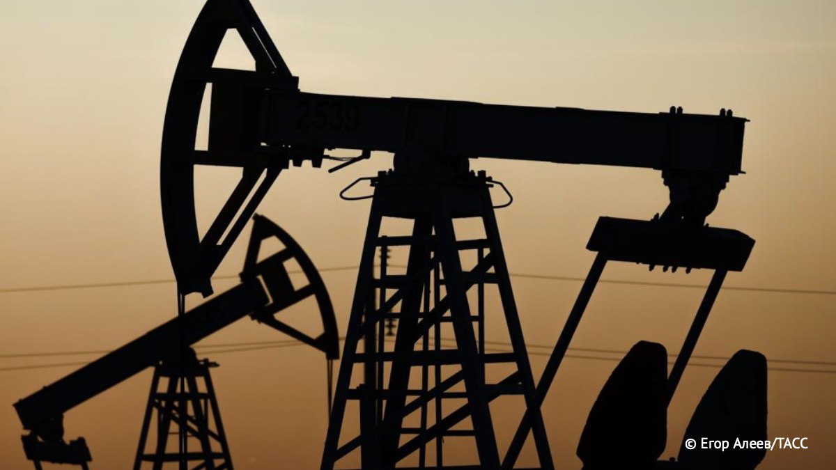 Квантовые сенсоры повысят в десятки раз точность обнаружения нефти под землей сообщили ТАСС в Центре квантовых технологий МГУ Чувствительность квантовых сенсоров позволит обнаружить малейшие аномалии в гравитационном поле Земли по которым можно определить наличие в таких местах полезных ископаемых Подпишись на ТАСС Наука