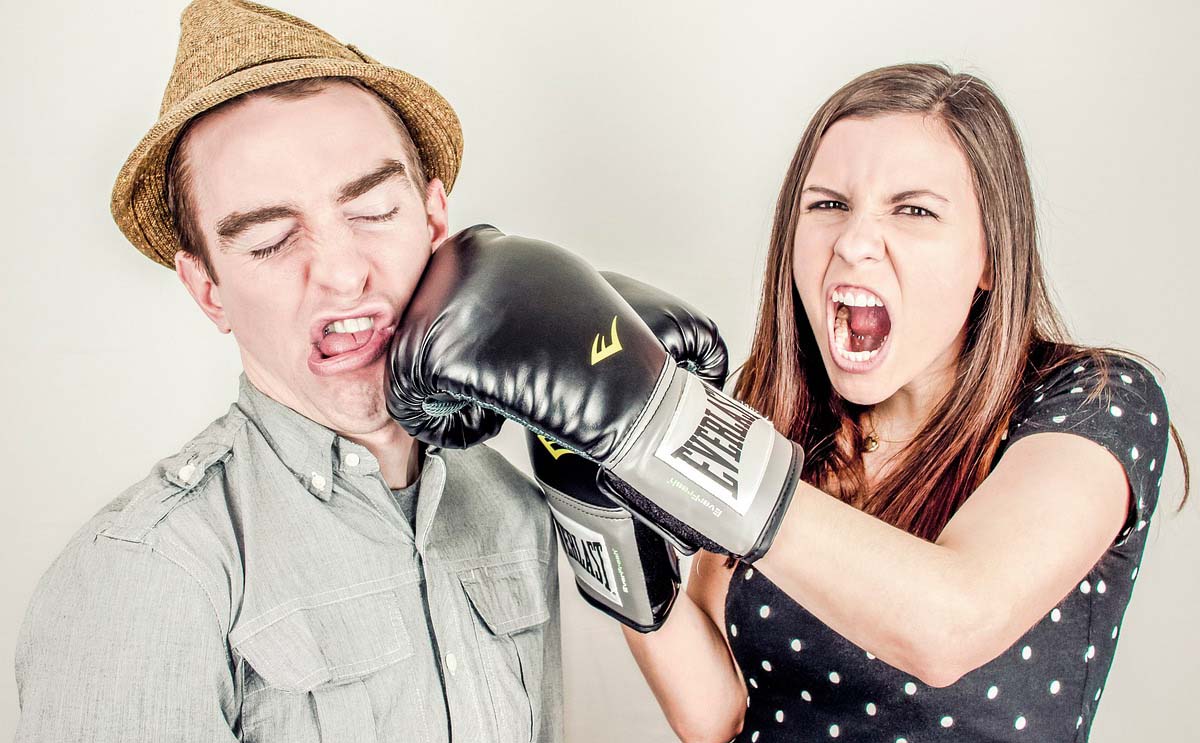 Жительницу Камчатки приговорили за сломанные нос и челюсть мужа Пьяная сельчанка камнем нанесла травмы супругу Мильковский районный суд признал виновной по двум статьям УК 26 летнюю жительницу села Шаромы которая серьезно травмировала мужа и обругала полицейского Подробности по ссылке kamtime ru article 44f6bd0a 9567 4b69 8c98 04239df88730