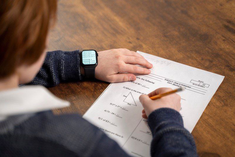 Баллы ЕГЭ для приема в вузы повышены в этом году по ряду предметов Об этом рассказала ТАСС член комитета Госдумы по просвещению Анна Скрозникова По физике минимальный порог увеличен с 39 до 41 балла по информатике с 44 до 46 по истории с 36 до 40 по иностранным языкам с 30 до 40 по химии и биологии с 39 до 40 баллов Радио 104FМ Новая Россия Мы в МАХ