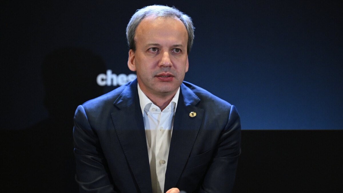 МИД Латвии отказался выдавать визу главе FIDE россиянину Аркадию Дворковичу Об этом сообщила пресс-служба ведомства в соцсетях. В публикации отмечается, что Латвия проинформировала об этом страны, выдавшие шенгенские визы Дворковичу Это и многое другое обсудим вместе с Антоном Анисимовым и гостями программы: Болат Изутдинов – тренер сборной России по тхэквондо Александр Казаков – политолог В рубрике «Один на один» не пропусти интервью с радиоведущей Аллой Довлатовой В 12:45 на Матч ТВ: РИА Новости /Григорий Сысоев